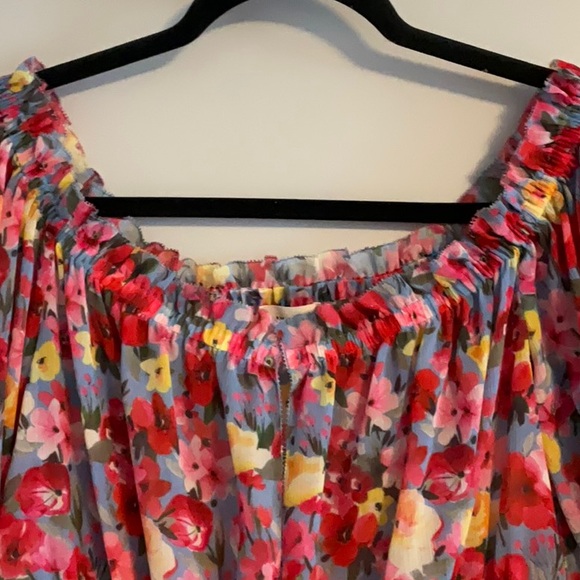 Feminine blouse - Picture 3 of 12